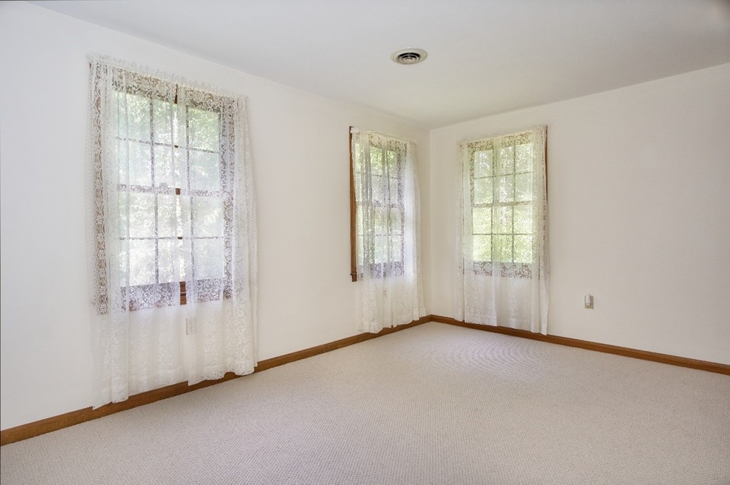 921 Broad Cove Road Hopkinton, NH 03229 - Photo 9 of 26