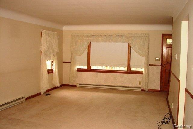 1781 Clark Road Lapeer, MI 48446 - Photo 5 of 24 Living room.jpg