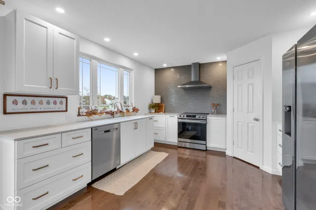 $379,900 | 3896 Woods Bay Lane, Plainfield, IN 46168