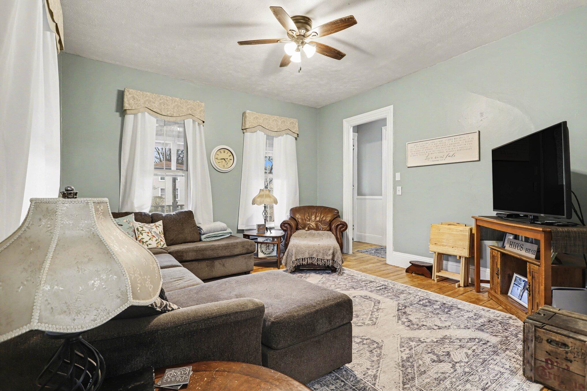 814 French Street Three Rivers, MI 49093 - Photo 5 of 28 005_file_9399