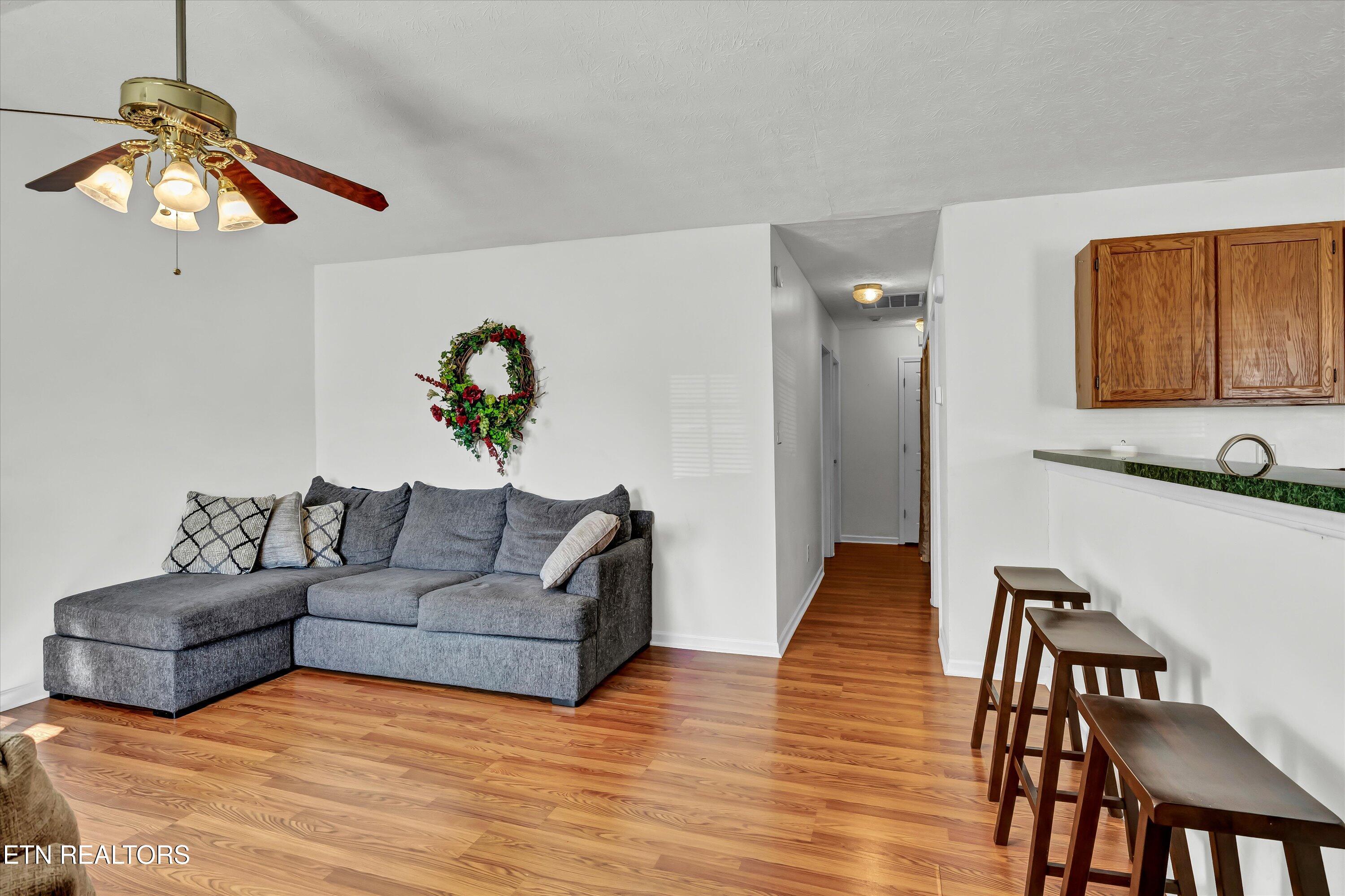 7616 Prairie Road Corryton, TN 37721 - Photo 4 of 27 Living Room