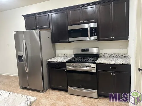 $2,200 | 6632 Blue Rose Dr., Baton Rouge, LA 70817