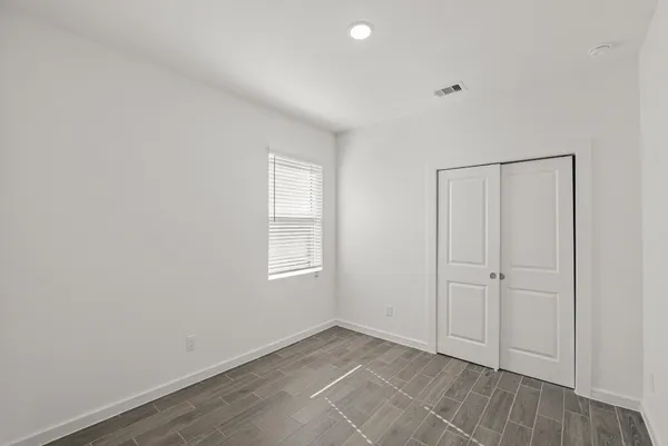 $350,060 | 7826 Jade Crst Drive, Angleton, TX 77515