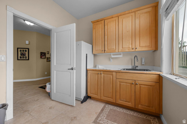 708 Eagle Rdg Drive Bountiful, UT 84010 - Photo 55 of 69 Lower level laundry room view 2