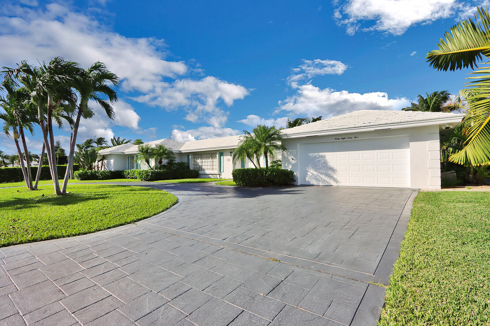 3865 Sunset Lane Singer Island, FL 33404 - Photo 2 of 51 Image_1_mls (17)