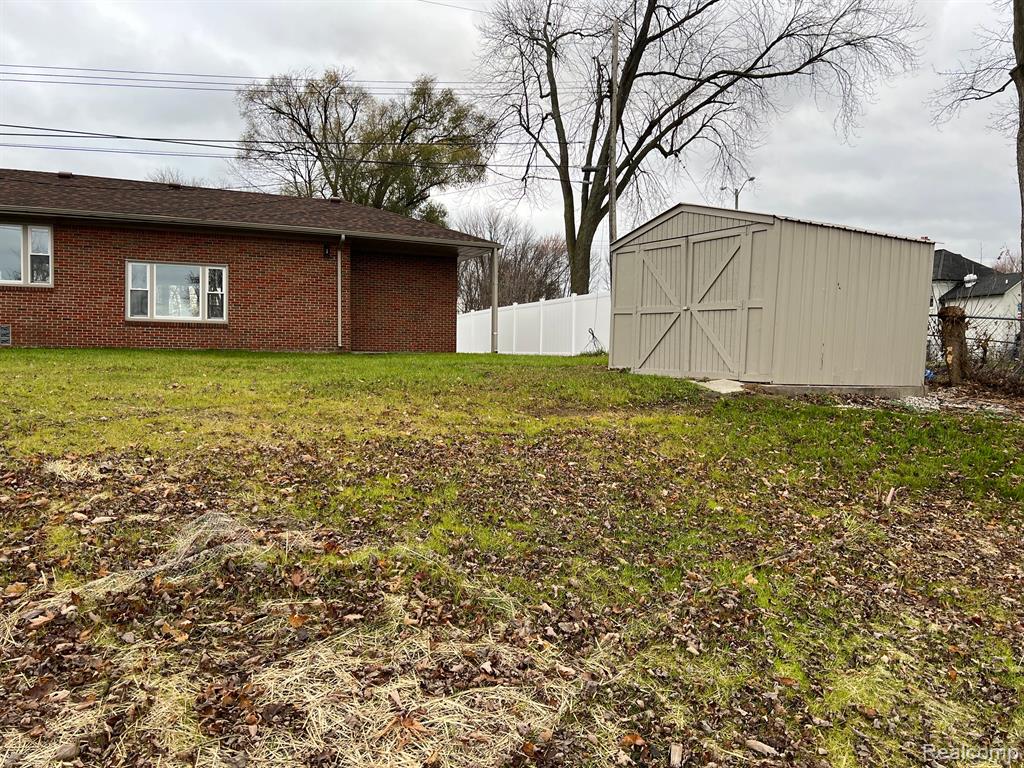 25561 South River Road Harrison Township, MI 48045 - Photo 26 of 31