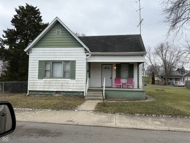 $1,100 | 713 Indiana Avenue, Shelbyville, IN 46176