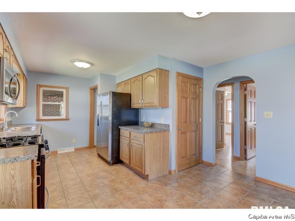 1108 North 32nd Street Springfield, IL 62702 - Photo 7 of 36 Gallery Image 7