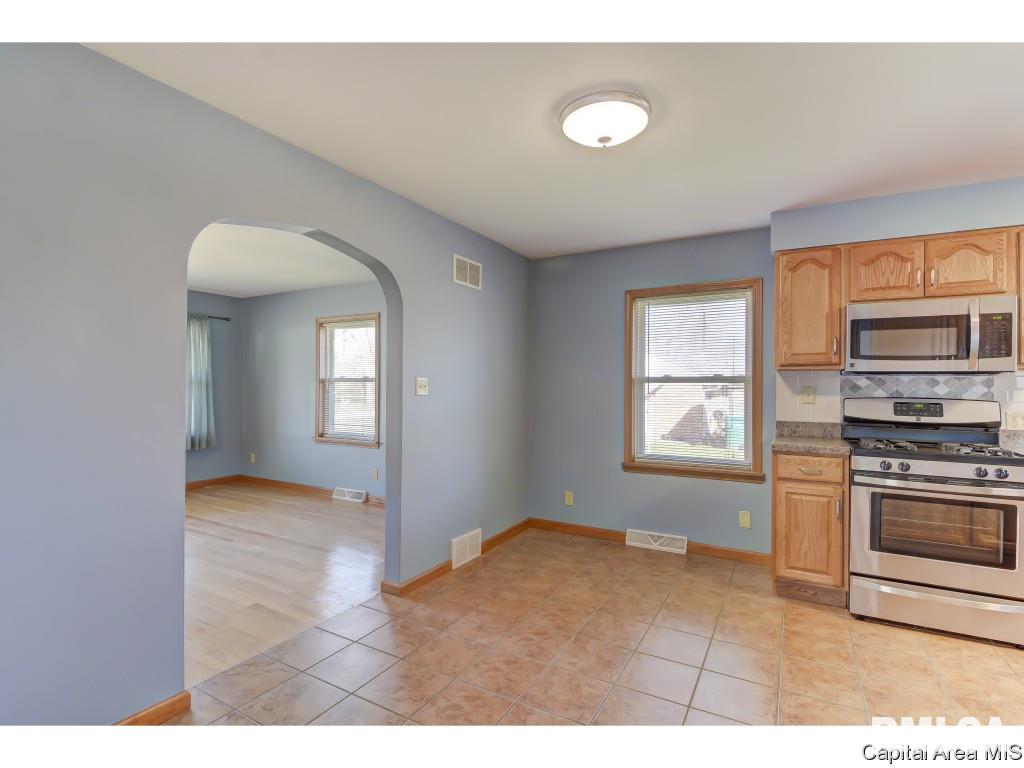 1108 North 32nd Street Springfield, IL 62702 - Photo 9 of 36 Gallery Image 9