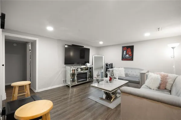 $289,000 | 1916 South 14th Street, Kansas City, KS 66103