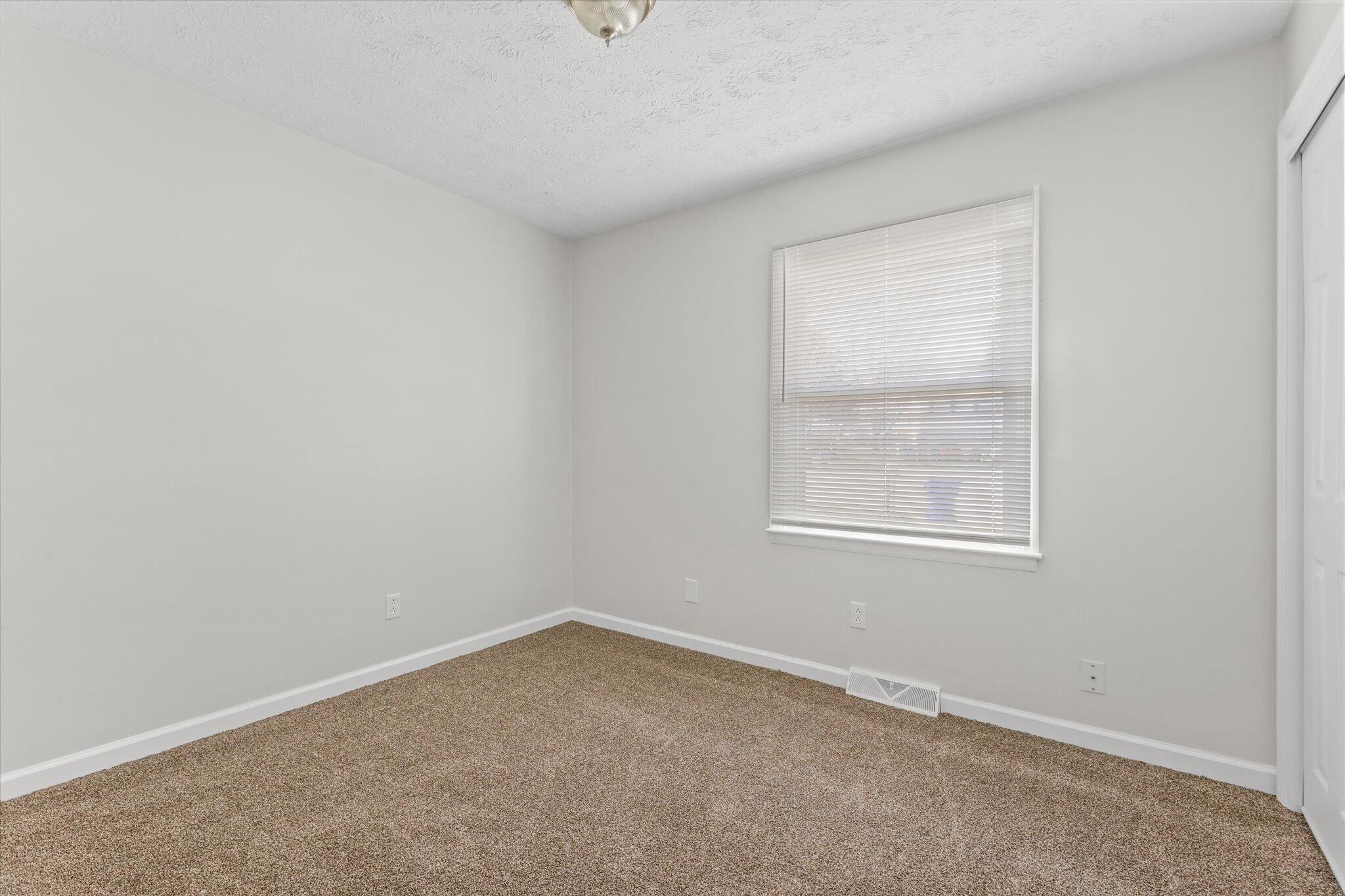 240 Toronto Road Lexington, KY 40515 - Photo 10 of 28 10-6M3A0341