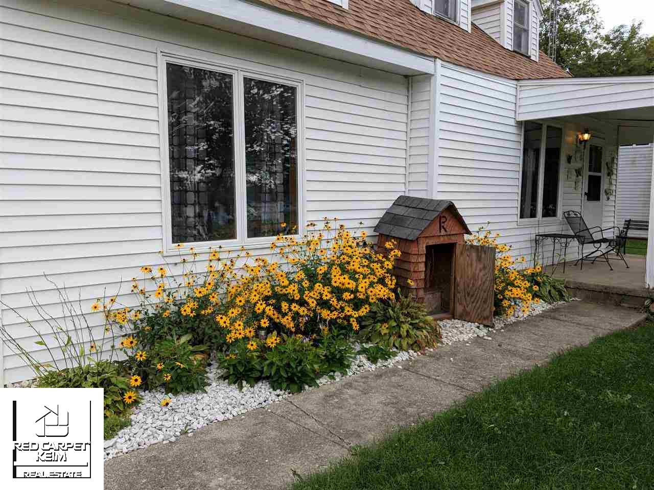 2413 Howe Road Burton, MI 48519 - Photo 2 of 29 21443208-1.JPG