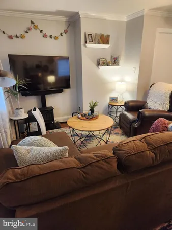 $2,400 | 212 West 6th Avenue, Conshohocken, PA 19428
