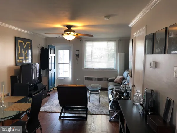 $2,400 | 212 West 6th Avenue, Conshohocken, PA 19428