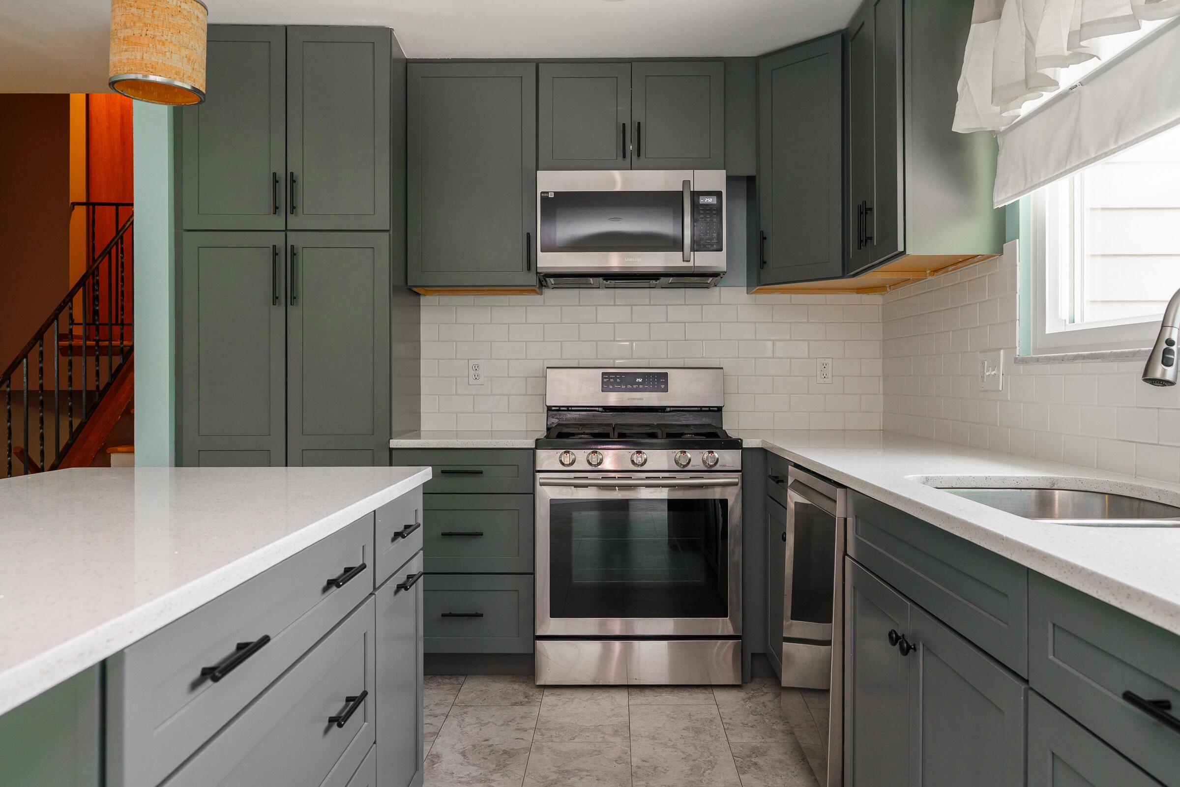 2126 Trent Road Columbus, OH 43229 - Photo 7 of 28 Kitchen