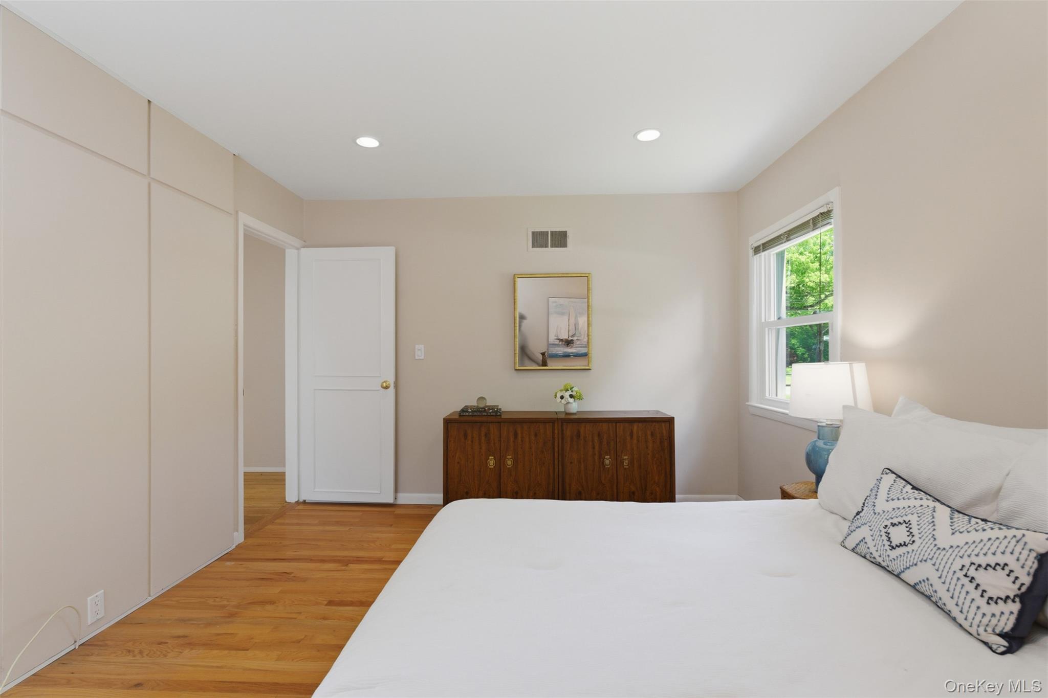 67 Old Country Road New Rochelle, NY 10804 - Photo 18 of 33