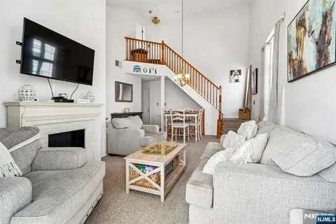 $490,000 | 1317 Paddington Road, Mahwah, NJ 07430