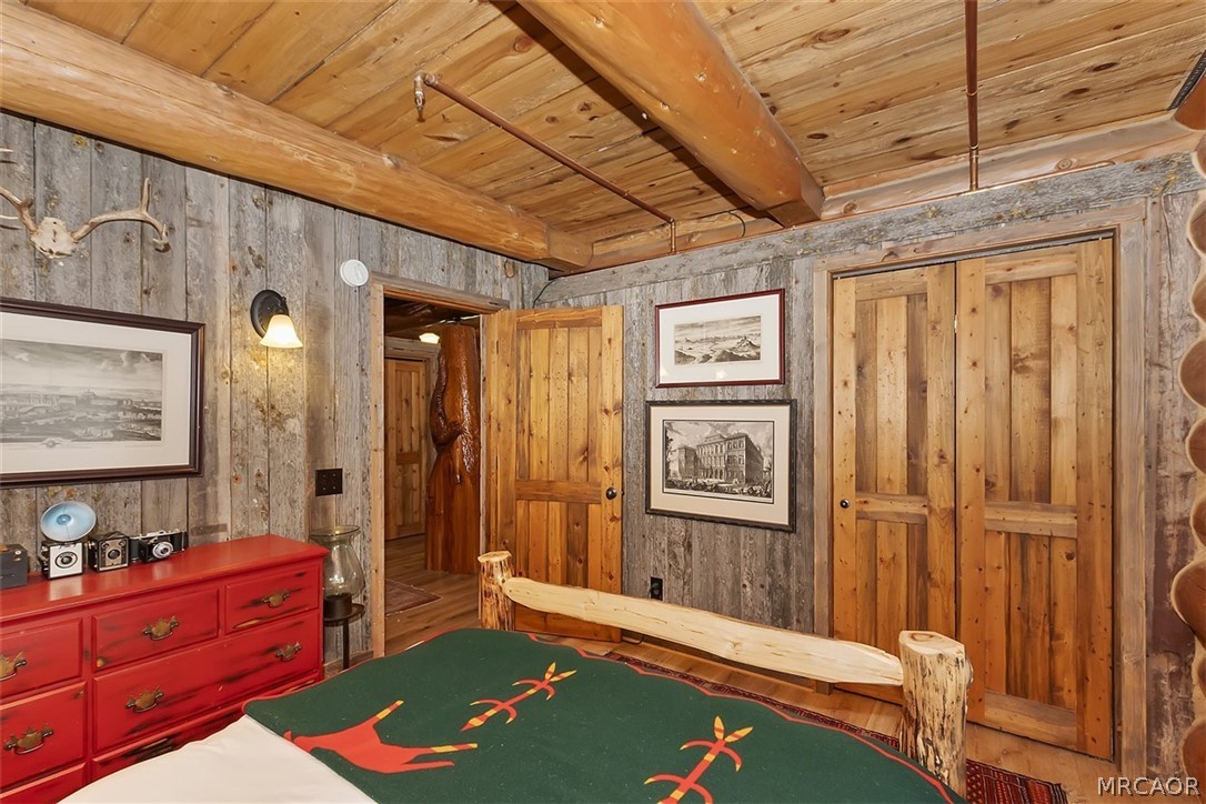 29632 Hook Creek Road Cedar Glen, CA 92321 - Photo 16 of 43 a room with toys
