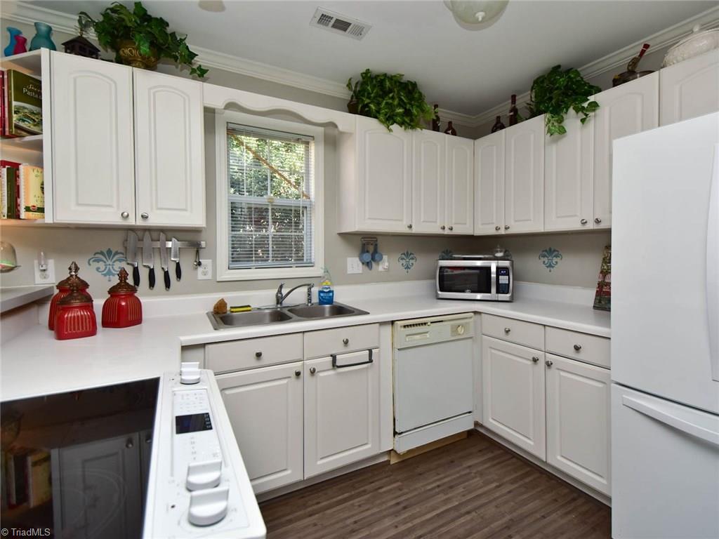 706 Princess Road Greensboro, NC 27455 - Photo 8 of 20 Gallery Image 8
