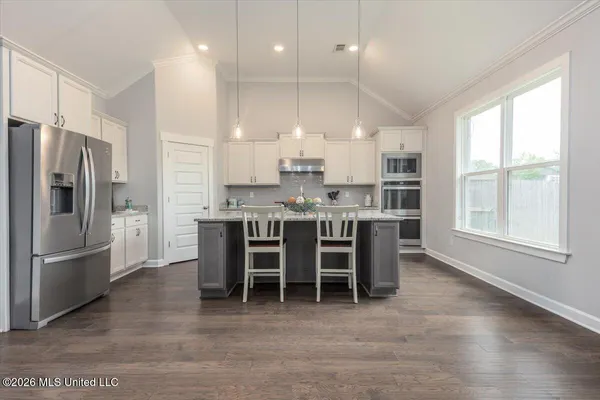 $415,000 | 7207 Edgewater Drive, Olive Branch, MS 38654