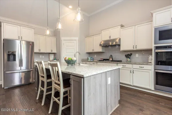 $415,000 | 7207 Edgewater Drive, Olive Branch, MS 38654