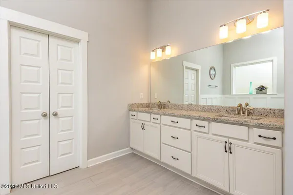 $415,000 | 7207 Edgewater Drive, Olive Branch, MS 38654