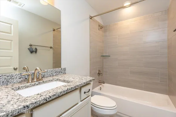 $415,000 | 7207 Edgewater Drive, Olive Branch, MS 38654