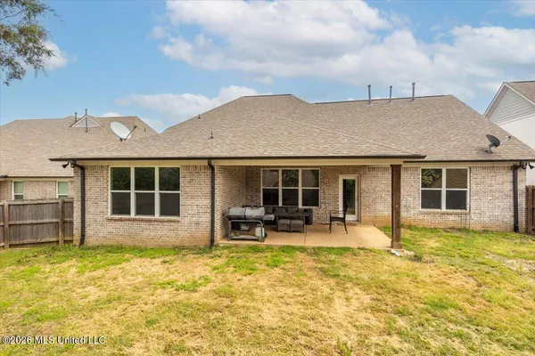 $415,000 | 7207 Edgewater Drive, Olive Branch, MS 38654