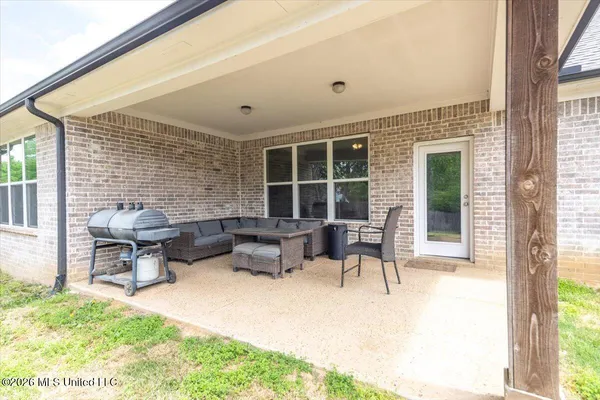 $415,000 | 7207 Edgewater Drive, Olive Branch, MS 38654