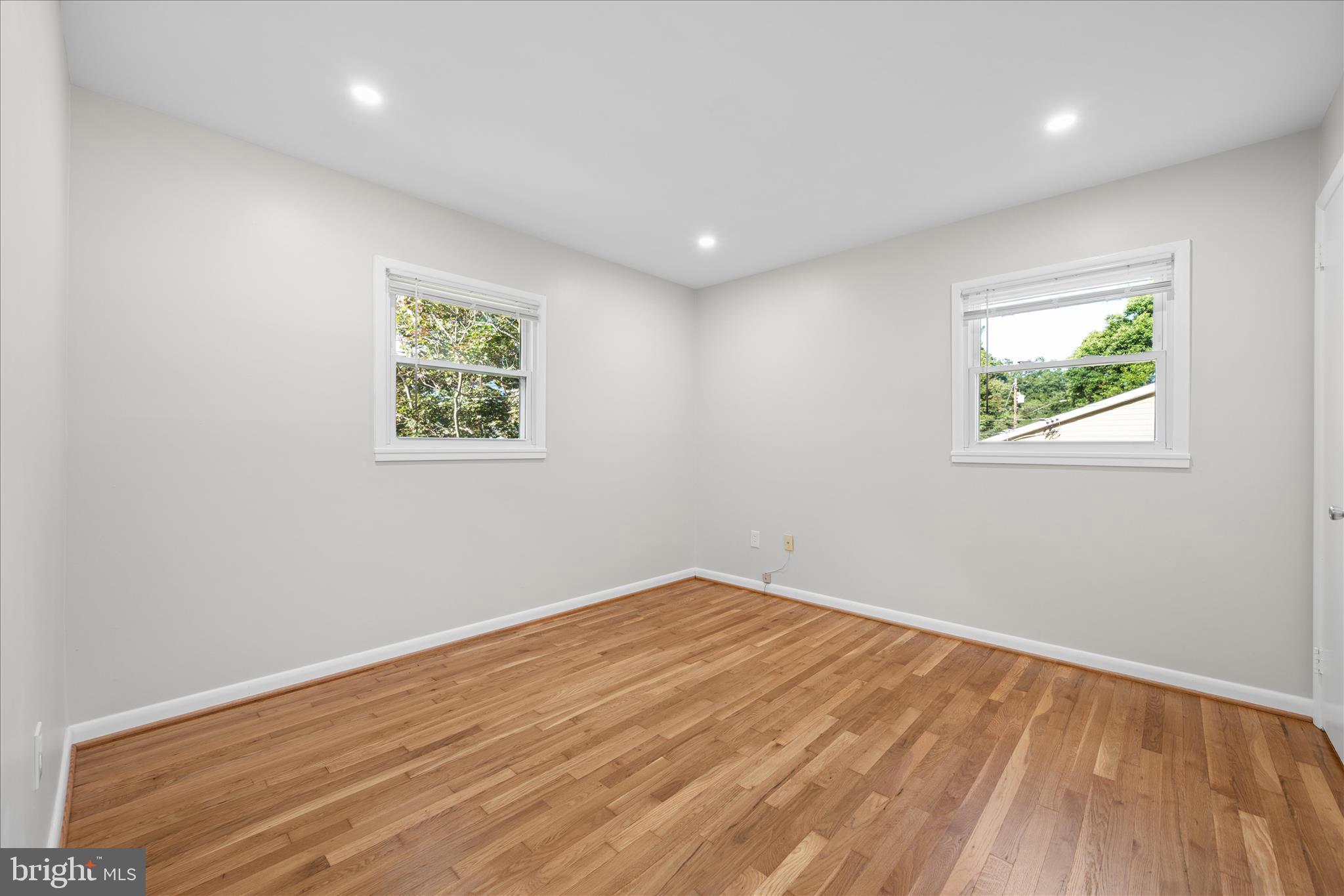 115 Woodland Road Gaithersburg, MD 20877 - Photo 16 of 40 Primary Bedroom/All Bedrooms w/ Recessed Lighting