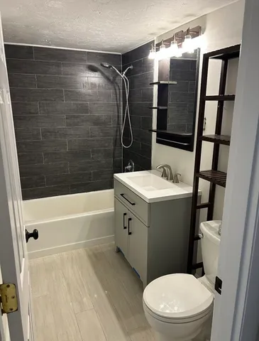 $2,400 | 90 High Street, Unit 107, Dedham, MA 02026