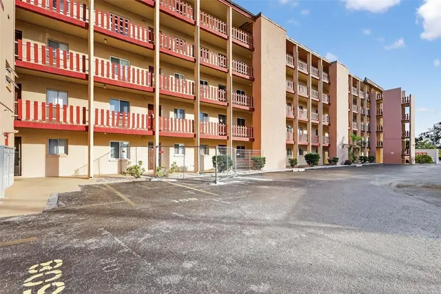 $75,000 | 4149 Lake Bayshore Drive, Unit C511, Bradenton, FL 34205