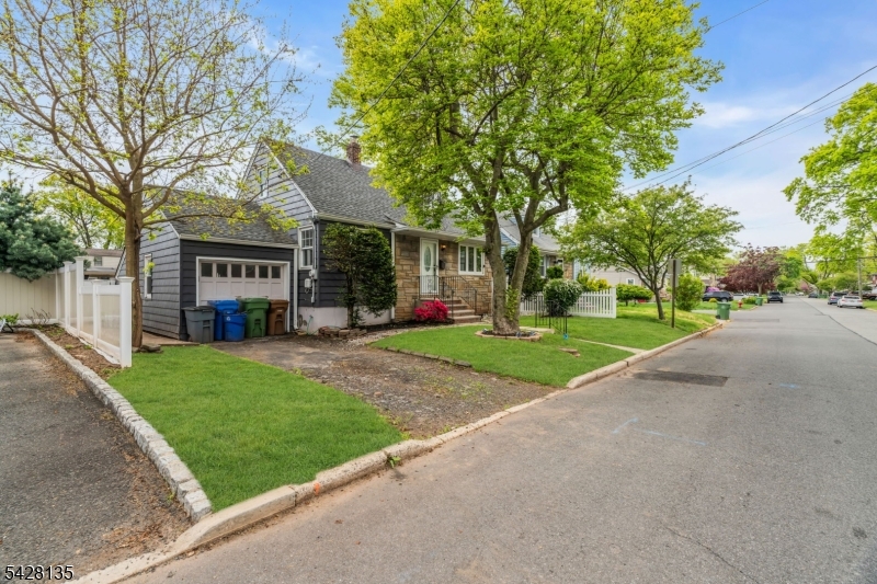 347 Livingston Road Linden, NJ 07036 - Photo 5 of 50