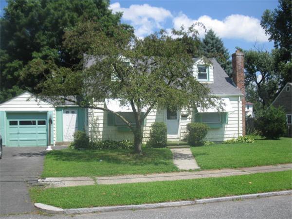 19 Seneca Street Springfield, MA 01151 - Photo 1 of 10 Gallery Image 1