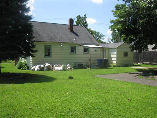 19 Seneca Street Springfield, MA 01151 - Photo 9 of 10 Gallery Image 9