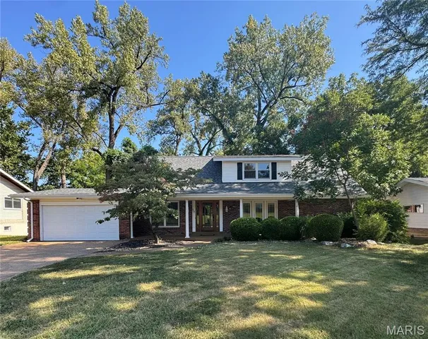 $515,000 | 56 Forest Crest Drive, Chesterfield, MO 63017