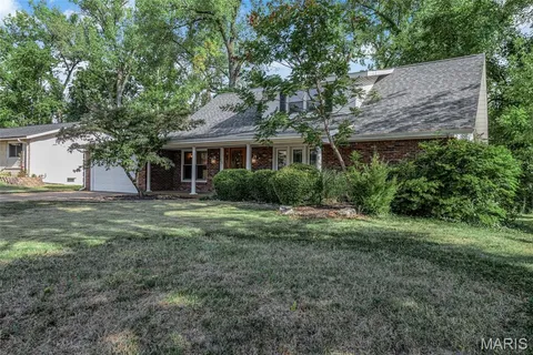 $515,000 | 56 Forest Crest Drive, Chesterfield, MO 63017