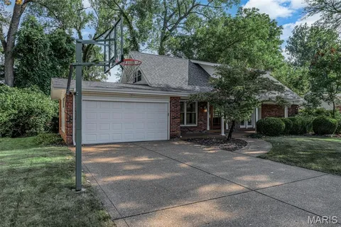 $515,000 | 56 Forest Crest Drive, Chesterfield, MO 63017