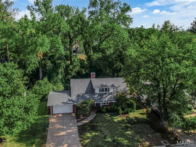 $515,000 | 56 Forest Crest Drive, Chesterfield, MO 63017