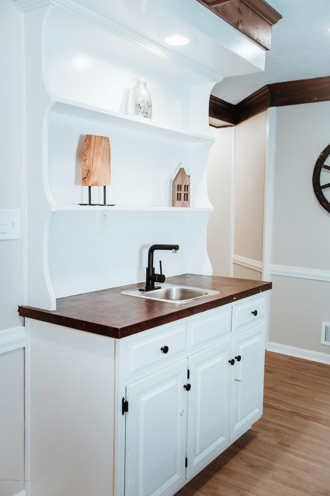 12128 Maplewood Road Goshen, KY 40026 - Photo 12 of 48 Family Room Wet Bar