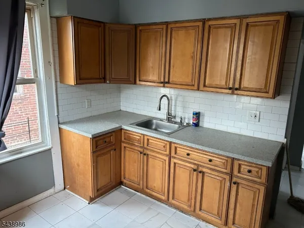 $2,200 | 298 Union Avenue, Unit 2, Irvington, NJ 07111