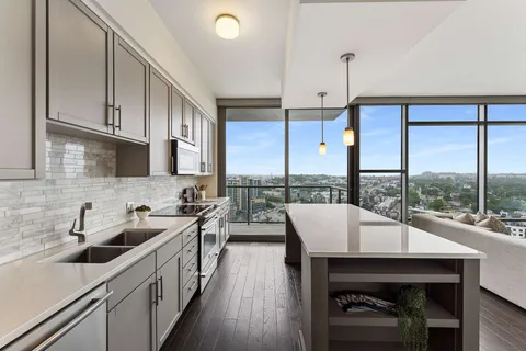 $574,000 | 1212 Laurel Street, Unit 2009 SE, Nashville, TN 37203