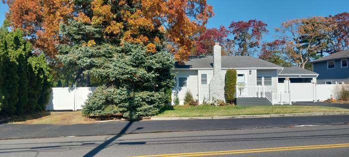 47 Weeks Road North Babylon, NY 11703 - Photo 2 of 40