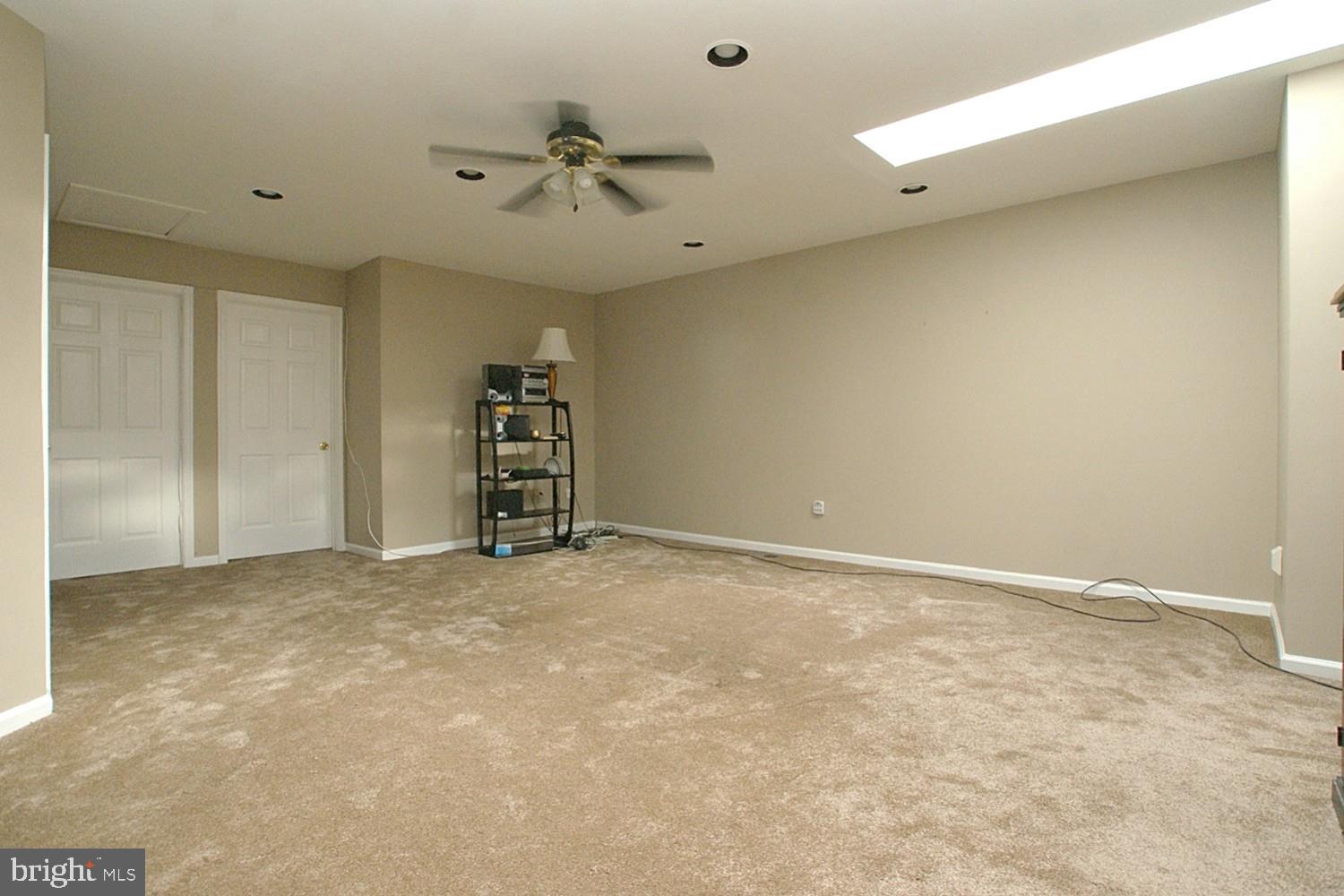 64 Windingbrook Road Bordentown, NJ 08505 - Photo 13 of 44 Family Room