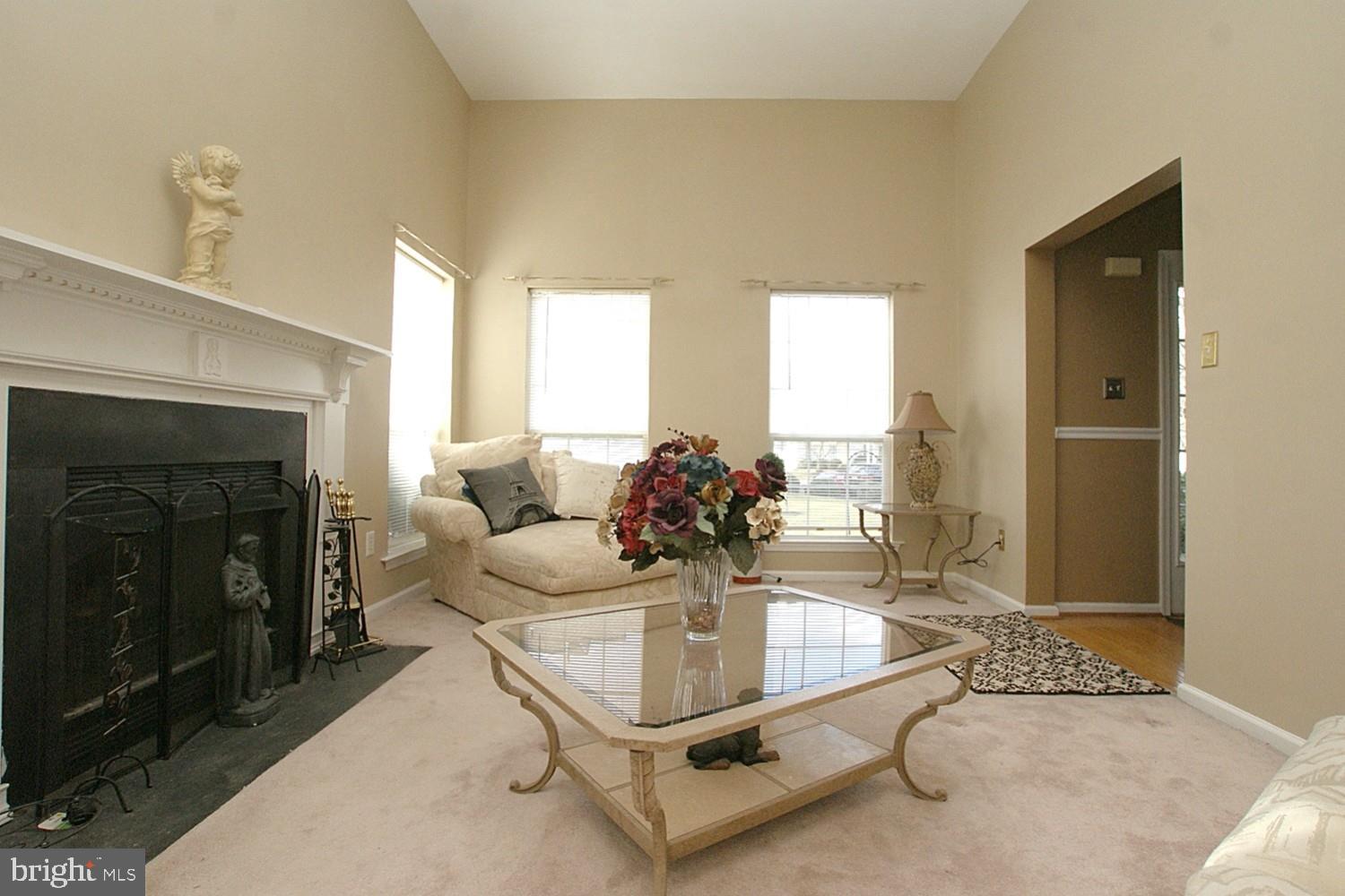 64 Windingbrook Road Bordentown, NJ 08505 - Photo 5 of 44 Living Room