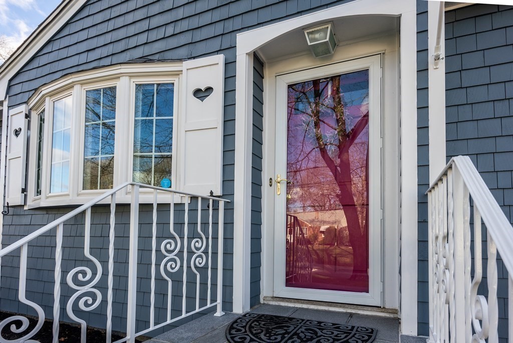 20 Maplecroft Road Canton, MA 02021 - Photo 3 of 40 Gallery Image 3