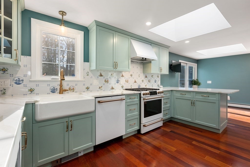 20 Maplecroft Road Canton, MA 02021 - Photo 4 of 40 Gallery Image 4