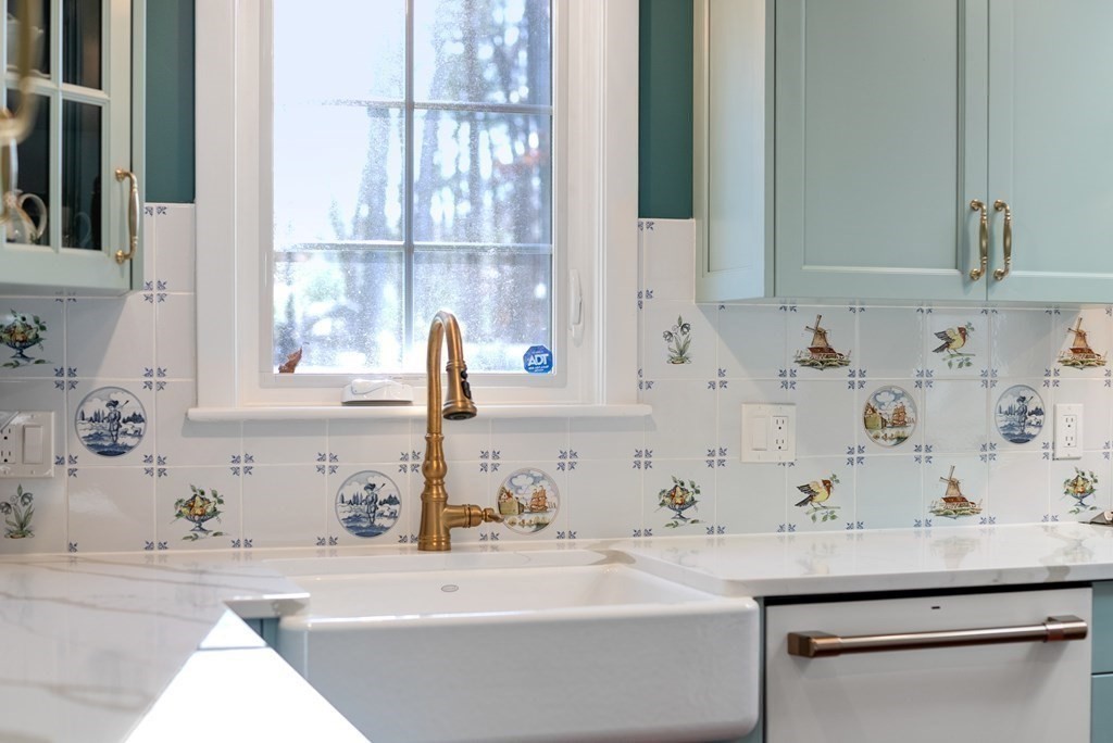 20 Maplecroft Road Canton, MA 02021 - Photo 5 of 40 Gallery Image 5