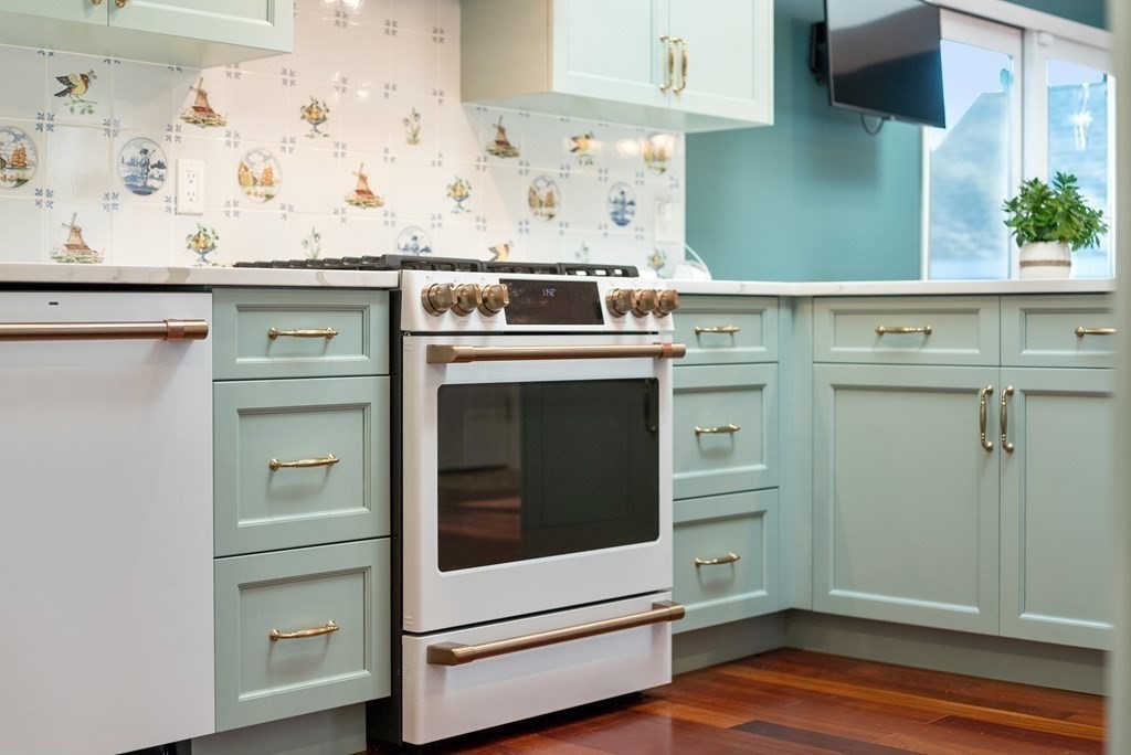 20 Maplecroft Road Canton, MA 02021 - Photo 9 of 40 Gallery Image 9