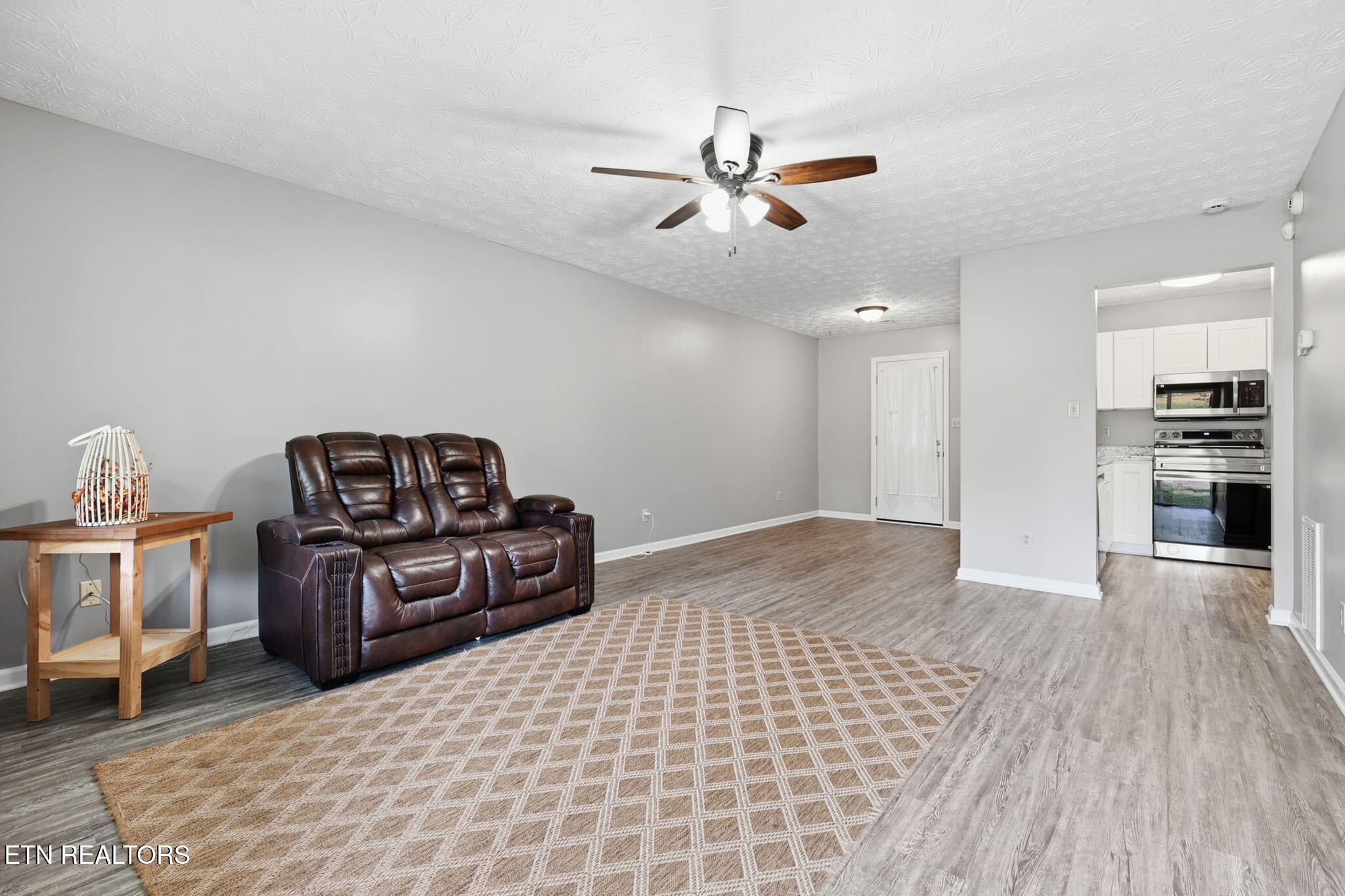 5516 West Emory Road Powell, TN 37849 - Photo 4 of 40 11-web-or-mls-3F1A9745